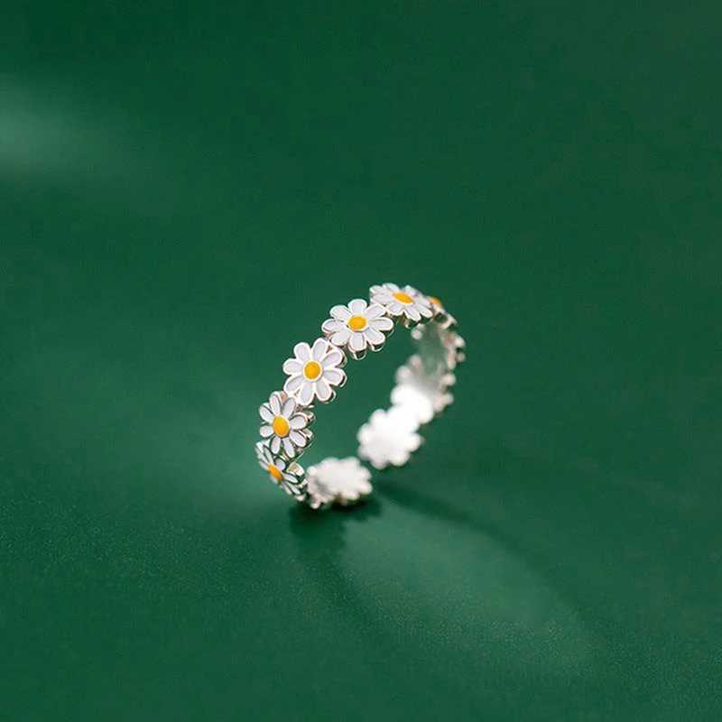 Vintage Daisy Flower Rings For Women Cute Flower Ring Adjustable Open Finger Ring Wedding Engagement Rings Trends Female Jewelry H260327