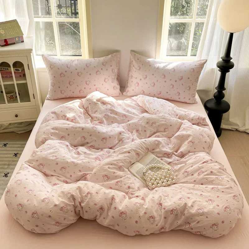 Girls Strawberry Bedding Sets 2025 New Queen Size Bed Sheet Set Duvet Cover Set With Pillowcase No Filling H260327