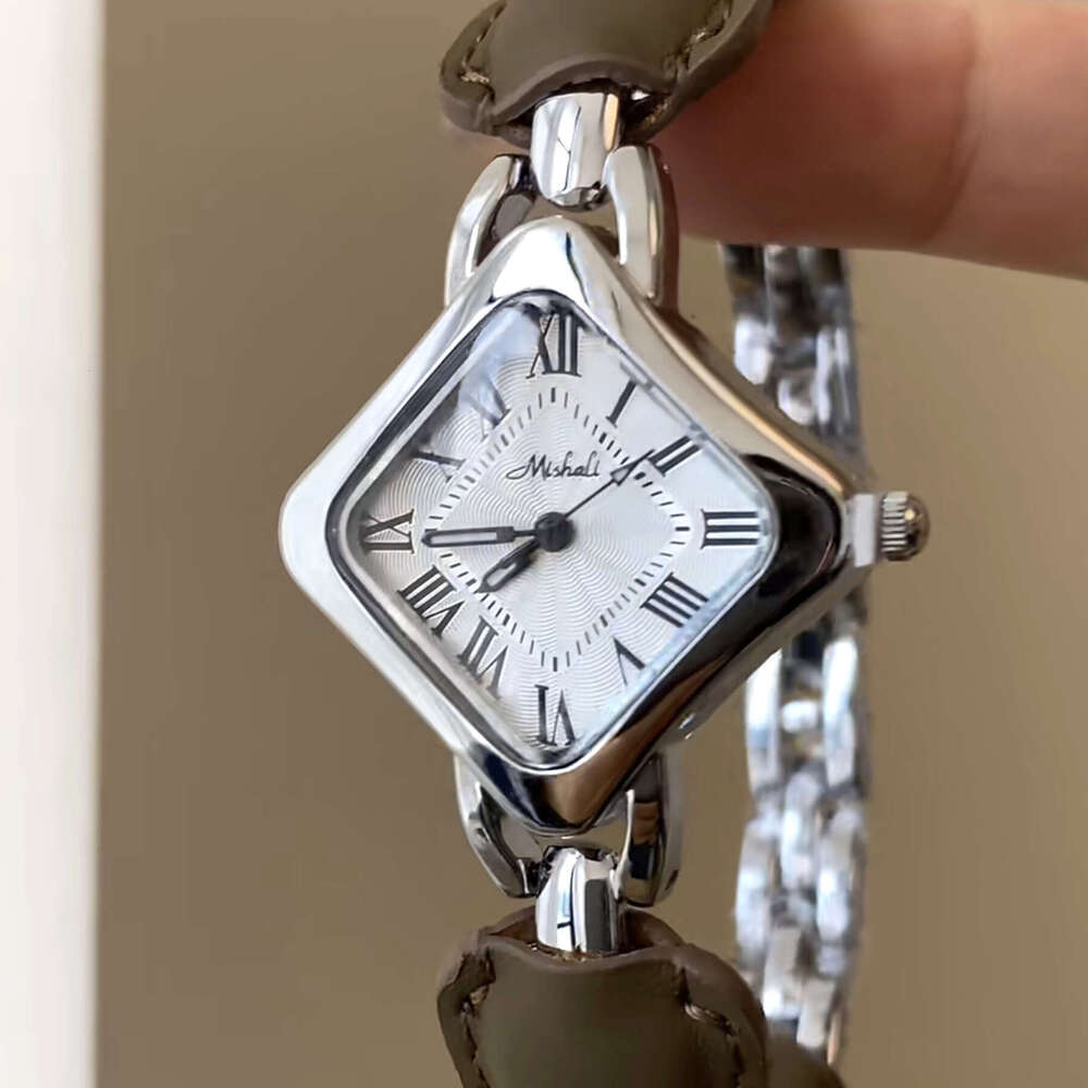 New Women's Stylish and Elegant Light Luxury Retro Watch with Roman Numerals
