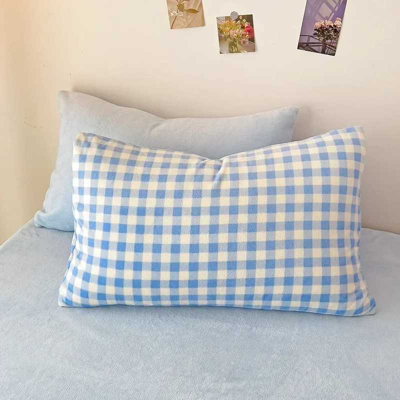 2024 New Milk Fleece Plaid Single Quilt Set Thickened Warm Duvet Cover Double Use Large Size Bedding 180x220 200x230 220x240 H260327