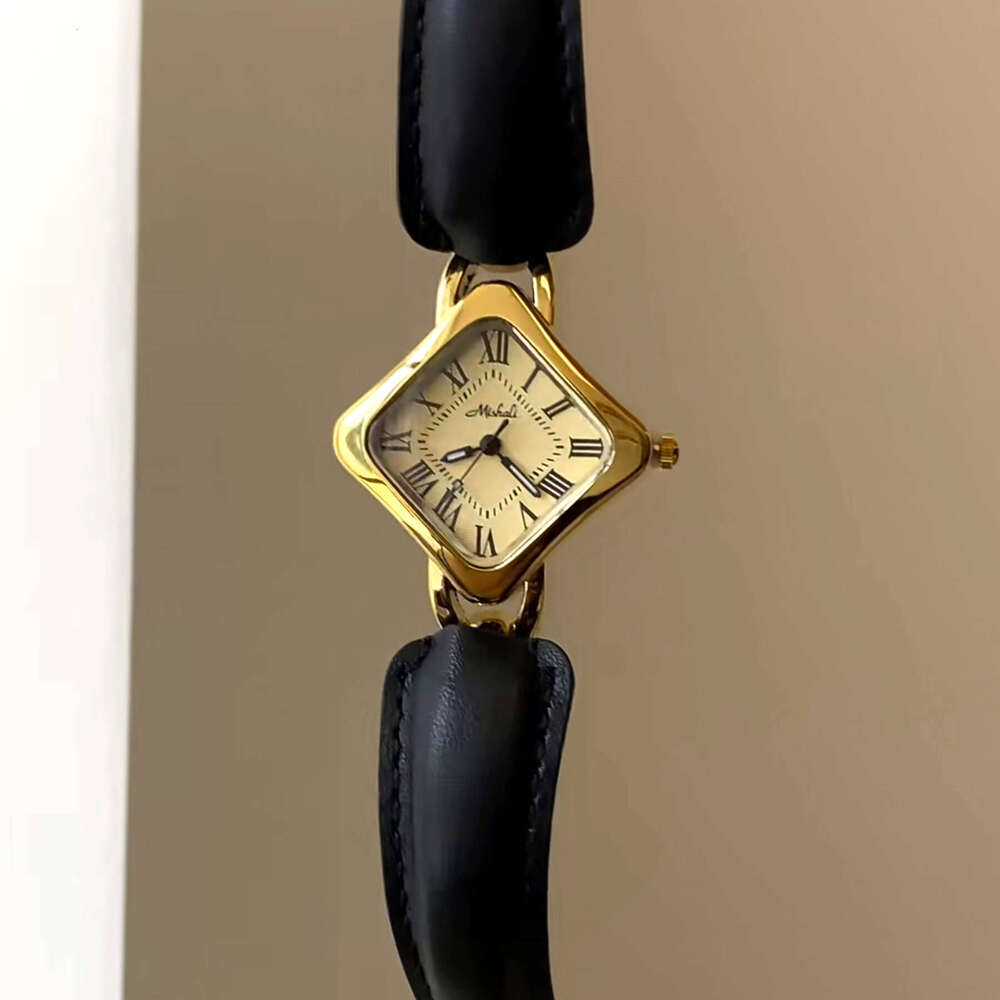 New Women's Stylish and Elegant Light Luxury Retro Watch with Roman Numerals