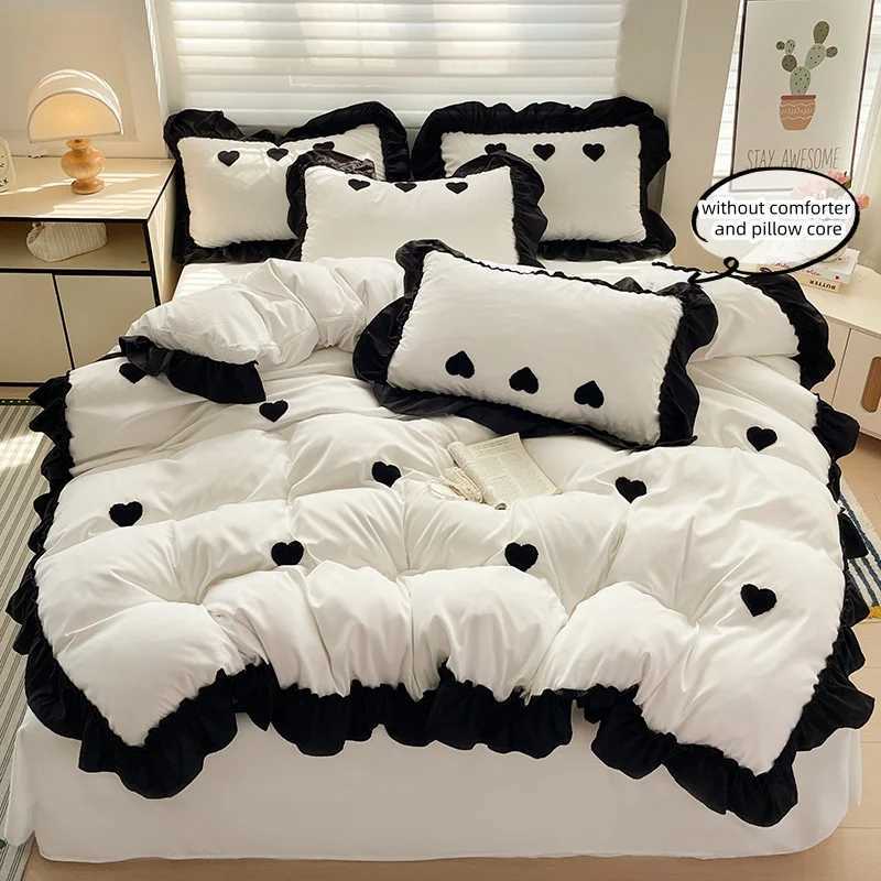 3 Piece Sheet Set Black heart embroidery duvet cover Set comfortable Bedding Set Bedspread for All Season H260327