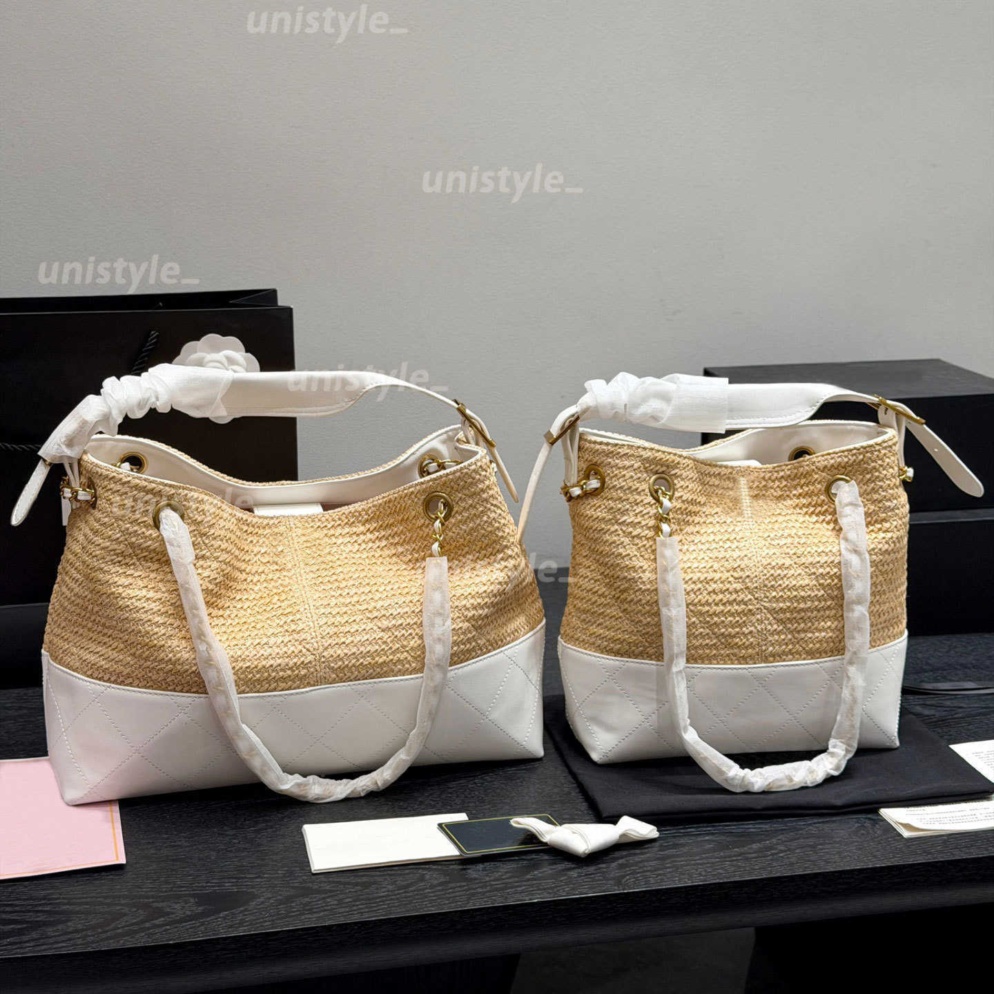 Designer Straw Tote Bag Womens Large Capacity Hobo Bag Underarm Bag Chain Strap Shoulder Bag Fashionable Luxury Shopping Bag Raffia Straw Vacation Bag 2025 New