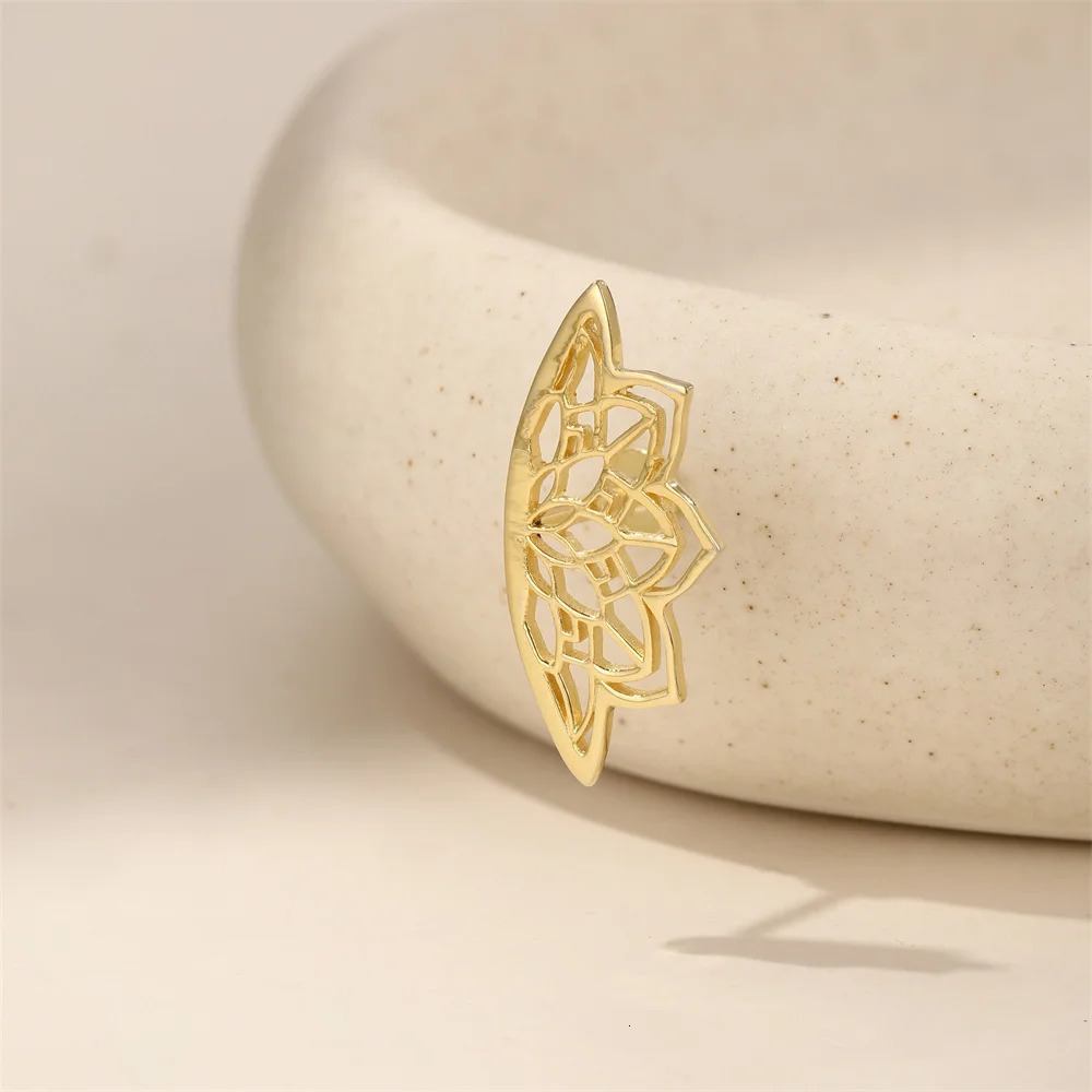 Aide 925 Sterling Silver Ear Hollow Lotus Earrings CZ Paved Top Threaded Labret Ear Stud Tragus Lip Ring Body Piercing Jewelry 260326