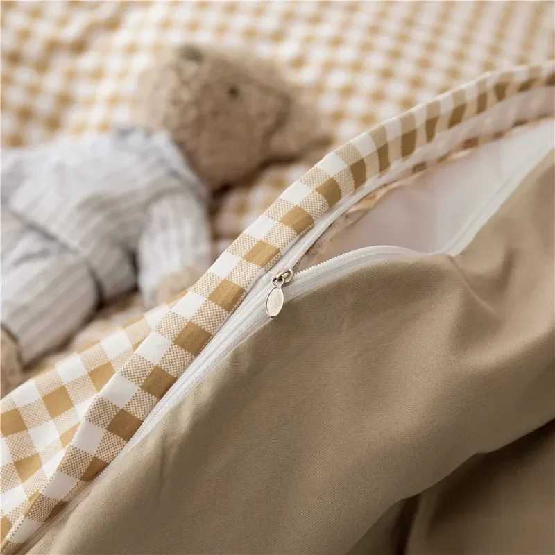 Black White Small Checks Printed Bed Set Floral Duvet Cover Pillowcase Bedding Set Bed Sheet Quilt Cover Single Queen King Size H260327
