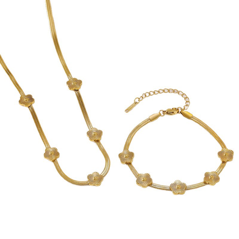 2026 European American ins-style new 9mm mini five-leaf flower blade chain titanium steel bracelet and necklace jewelry two-piece set - view 6