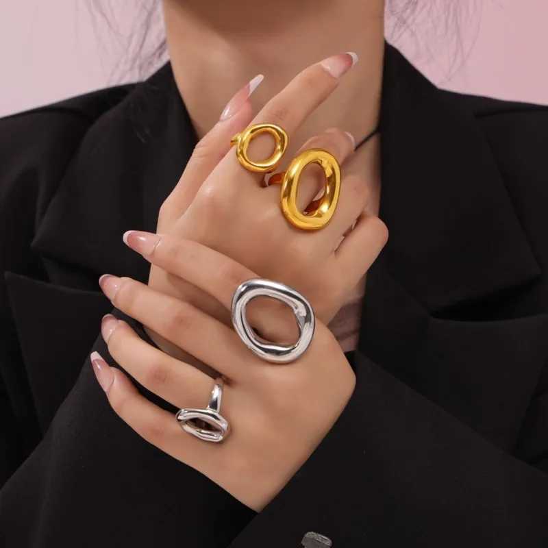 Fashion Minimalist Large Rings For Women Stainless Steel Gold Plated Waterproof Hip-hop Womens Finger Ring Aesthetic Jewelry H260327