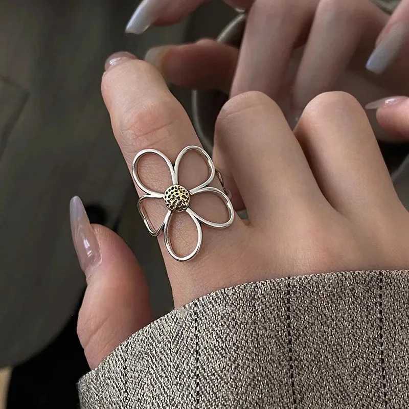 925 Sterling Silver Rings for Women Couple Minimalist Handmade Simple Big Flower Ring Party Jewelry Gift Prevent Allergy H260327