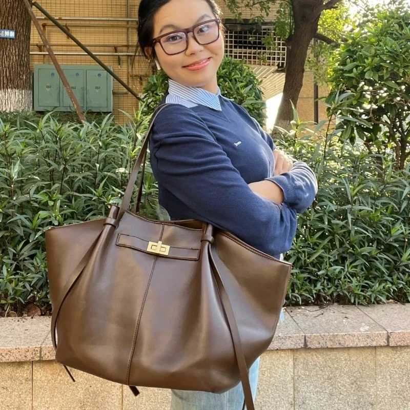 2026 Womens Summer Large Capacity Commuter Tote Bag Female Korean Fashion Luxury Pu Leather Handbags Chic Trend Underarm Bag C260327