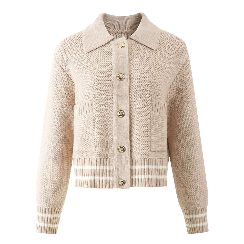Designer French niche women's coat 2026 CC autumn D19 and winter new item, collar metal buckle knitted wool cardigan