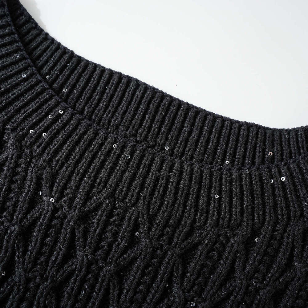 2026 Spring and Autumn New Designer D19 Fashion Glitter Round Neck Women's CC Hollow Sweater Loose Twisted Knitted Top