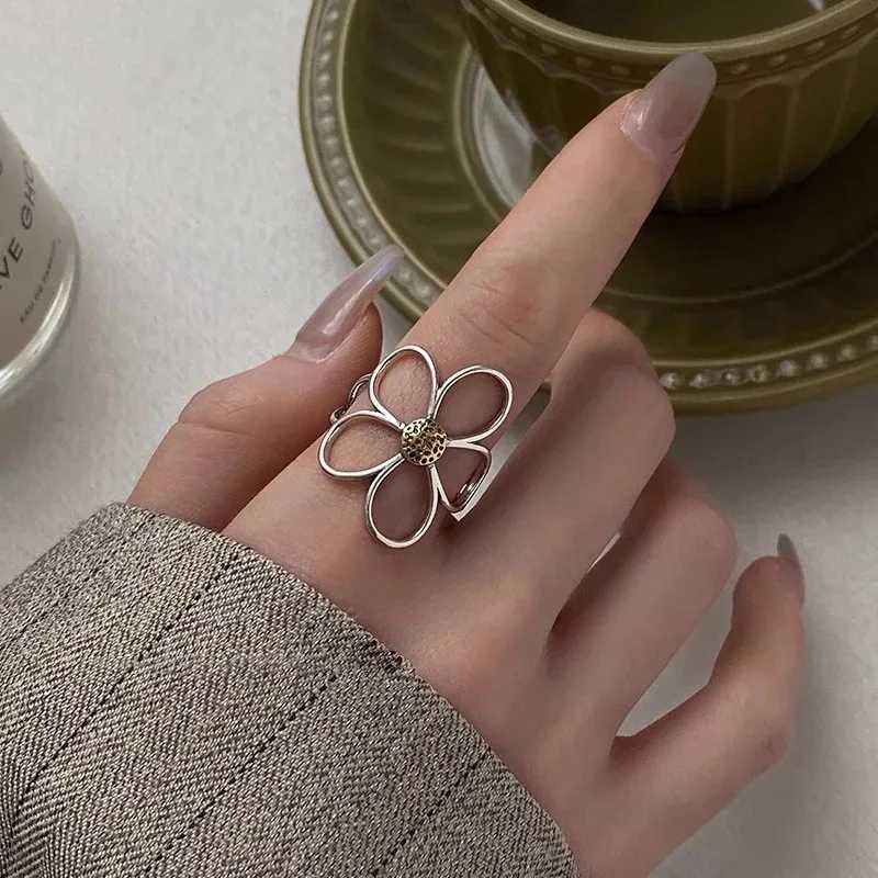 925 Sterling Silver Rings for Women Couple Minimalist Handmade Simple Big Flower Ring Party Jewelry Gift Prevent Allergy H260327