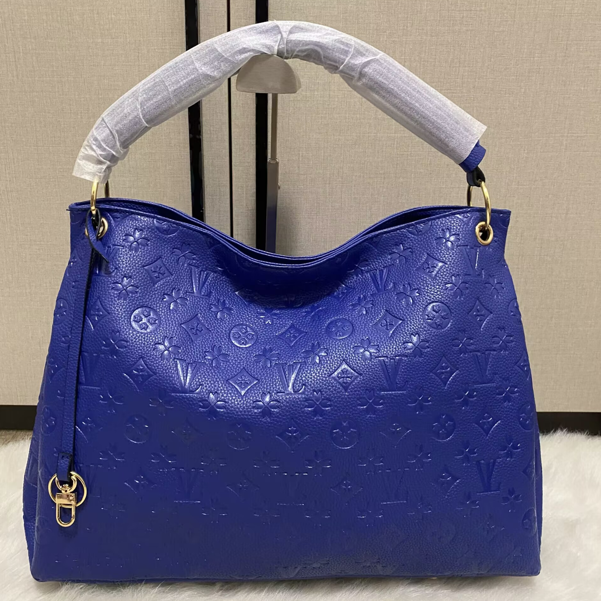 In Stocks Luxury bag ARTSY Handbags Fashion Lady Crossbody Bag High quality Women Shoulder Designers Tote Evening Purse Crossbody Bags