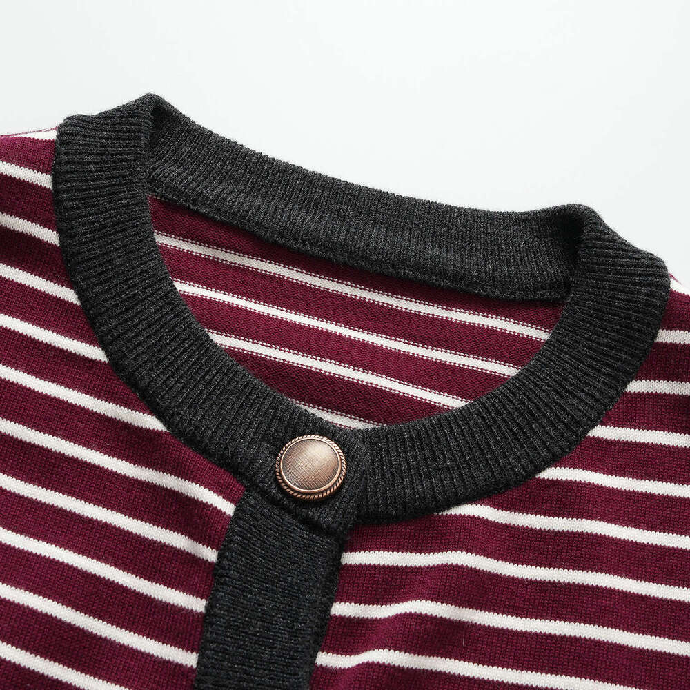 2026 autumn and A1 winter new round neck contrasting color casual CC multifunctional metal button knitted women's cardigan