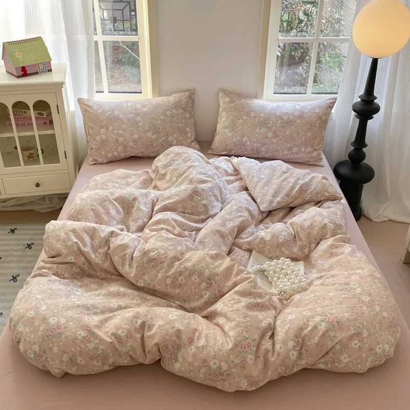 Girls Strawberry Bedding Sets 2025 New Queen Size Bed Sheet Set Duvet Cover Set With Pillowcase No Filling H260327