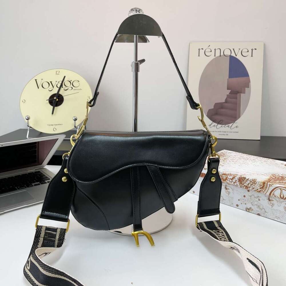 Underarm Saddle Bag Women's Tide Premium Embroidered Wide Shoulder Strap Versatile Fashion Shoulder Crossbody