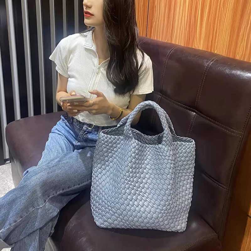Fashion Woven Bag for Women Vegan Leather Tote Bag Medium Summer Beach Travel Handbag and Purse Retro Handmade Shoulder Bags C260327