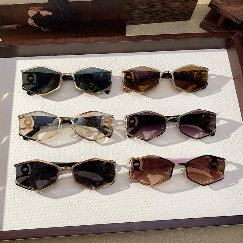 Luxury Brand Designer Sunglasses European And American New Style Street Photography Polygonal Fashion Metal Sunglasses For Women, Unique Trendy Street