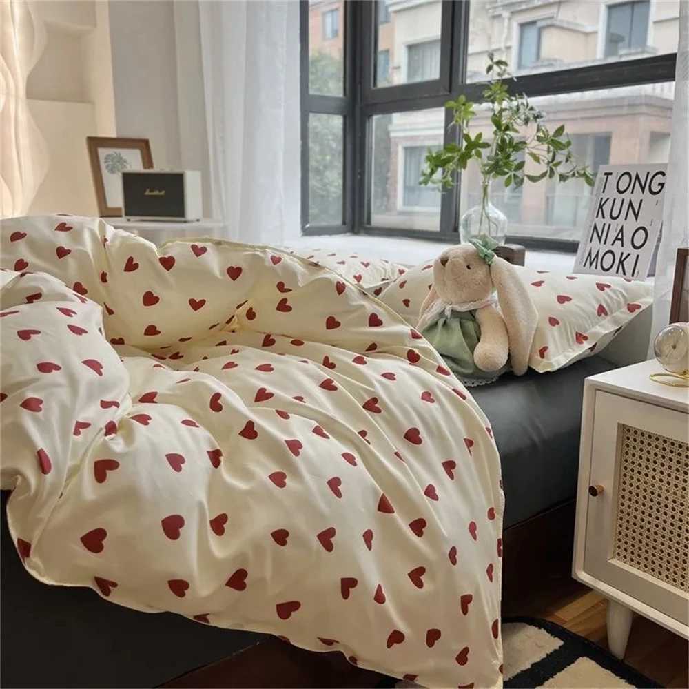 Korean Style Bedding Set Kid Adult Twin Full Queen Size Bed Flat Sheet Set Pillowcase Bed Linen Love Heart Duvet Cover H260327