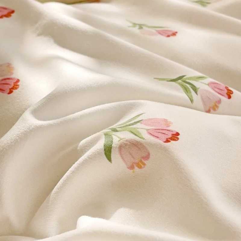 2025 new 3-piece cartoon heart-shaped plant floral print set a duvet cover and a pair of pillowcases no padding H260327