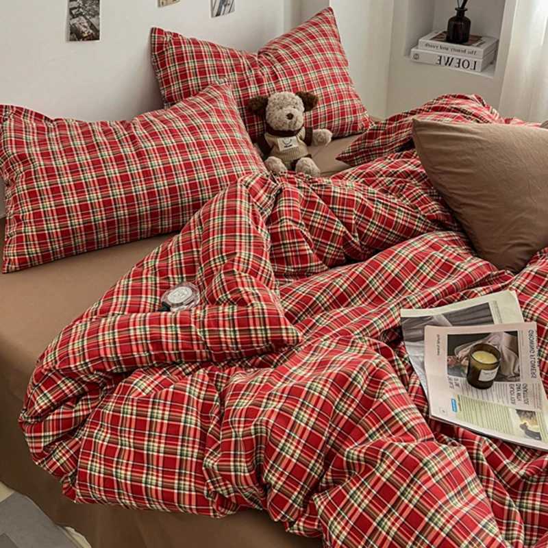 Vintage Double Sided Red Plaid Bedding Set Skin-Friendly Soft Duvet Cover Set with Bed Sheet and Pillowcases for Single Double H260327