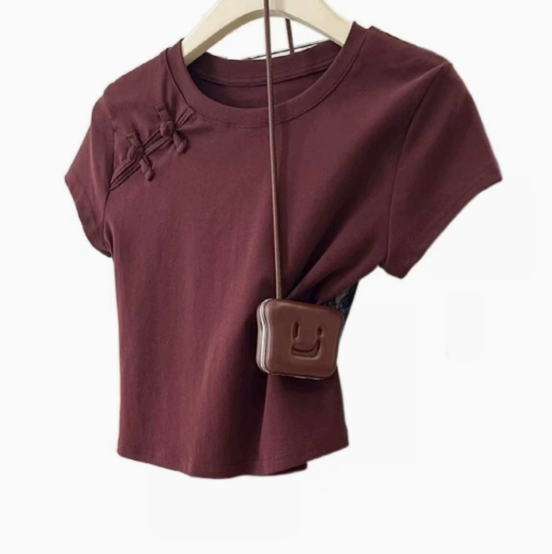 Women's Cropped Top - Elegant Button-Up with Gentle Fit for a Modern Look 260128
