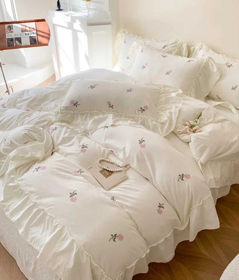 3pcs Rose Embroidered Duvet Cover Set 1Duvet Cover 2Pillowcase Without Core Princess Style Lace Bedding Set H260327