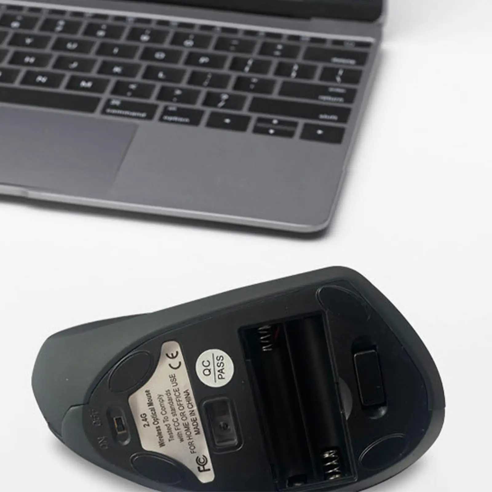 Wireless Vertical Ergonomic Mouse Luminous Optical Upright Office Computer Mouse USB 24G Laptop Desktop Accessories High Qualit D260327