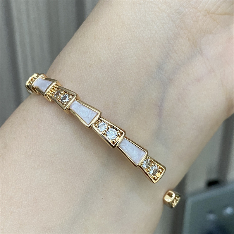White mother-of-pearl bracelet for women, light luxury, fashionable and elegant, open snake-shaped bone bracelet wholesale - view 8