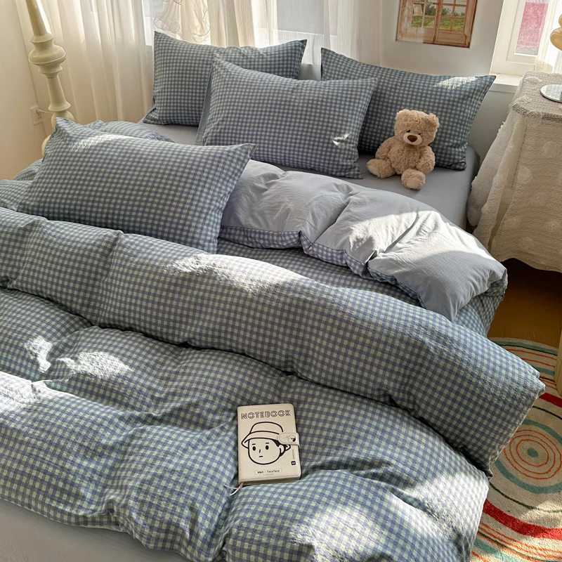 Three-piece down quilt cover pillowcase set bedding set for bedrooms or guest rooms soft and breathable without core H260327