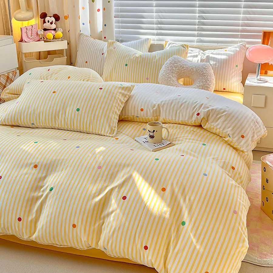 2026 New European-style washed cotton pillowcase soft and breathable bedding simple printed down comforter protection cover H260327