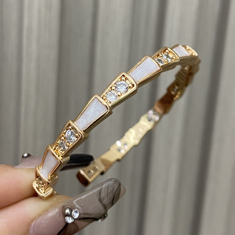 White mother-of-pearl bracelet for women, light luxury, fashionable and elegant, open snake-shaped bone bracelet wholesale - view 5
