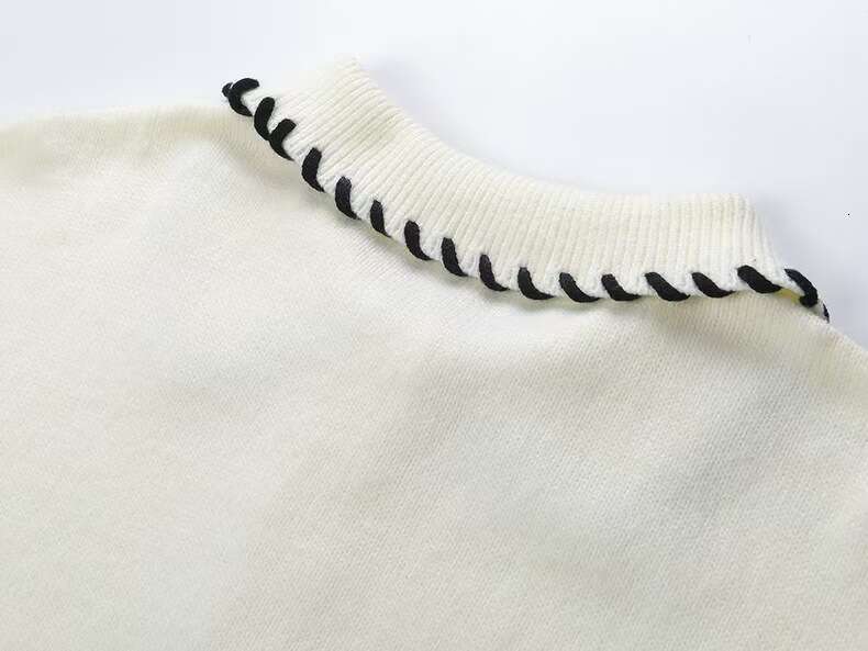 D19 2026 Summer New Designer French Elegant Fashion Women's White Long Sleeve CC Knitted Sweater
