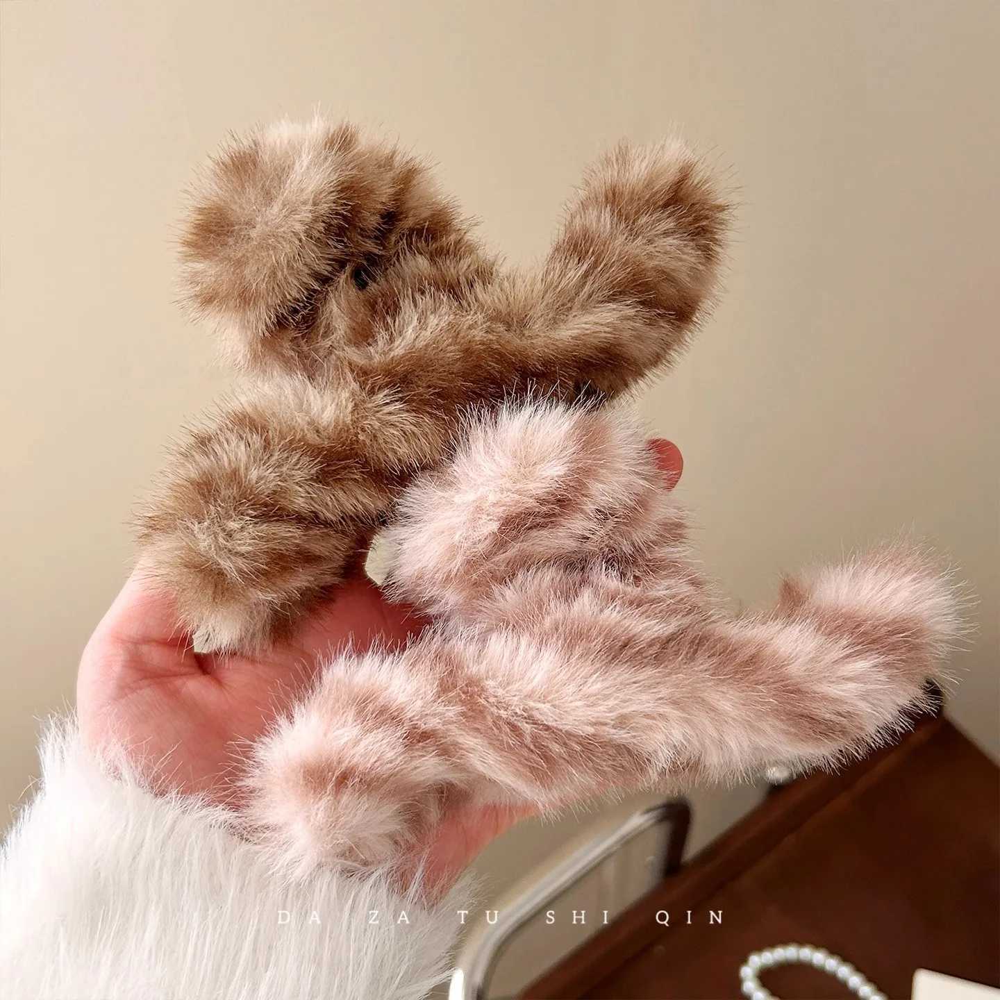 Elegant Leopard Print Striped Plush Hair Claw For Women Girls Sweet Hair Ornament Claw Clip Hair Clip Fashion Hair Accessories H260328