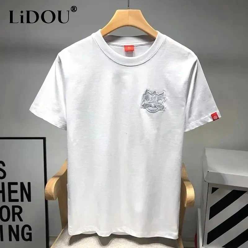 Summer Solid Color Vintage Lion Dance Embroidered T-Shirts Man Round Neck Short Sleeve Fashion Pullovers Men National Style Tees C260326