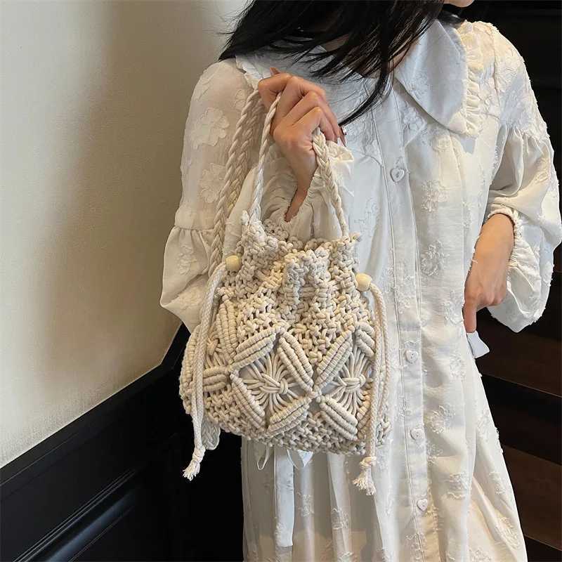New Woven Straw Shoulder Bag Women Fashion Boho Simple Beach Bag Bucket Fashionable and Versatile for Daily Use Crossbody Bag C260327