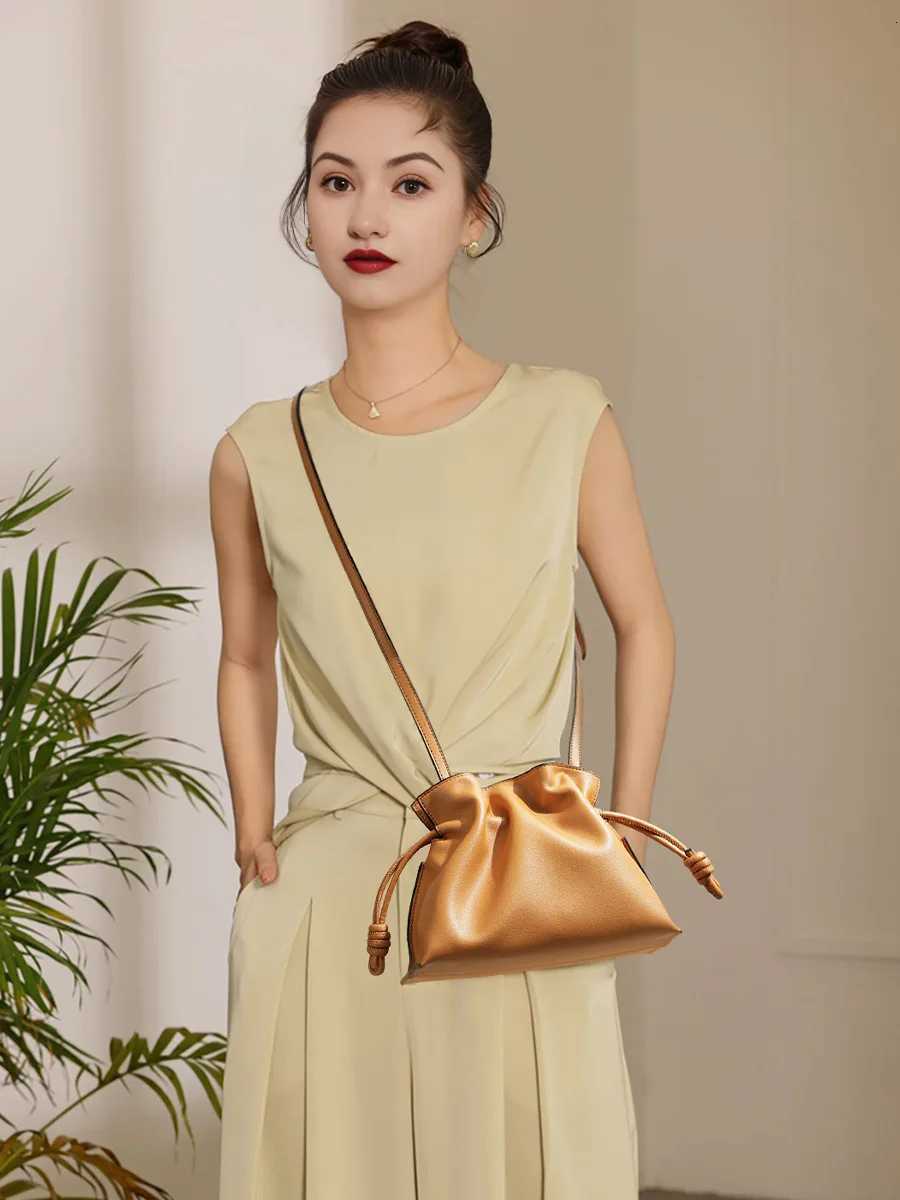 Autumn and winter classic Flamenco fashion lucky bag cloud bag genuine leather drawstring shoulder crossbody bucket bag for wome C260327