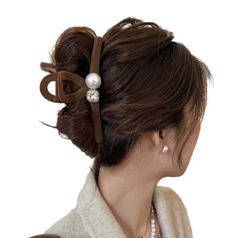 1pc Velvet Pearl Grasp Clip Large New Hairpin for Women High Grade Shark Clip Sparkling Diamond Hair Accessories H260328