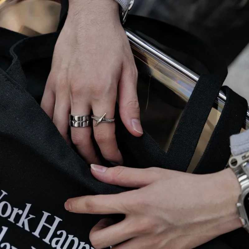 Fashion Retro Silver Color Cross Star Rings for Women Men Punk Gothic Couple Rings Festivals Party Jewelry Daily Accessories New H260328
