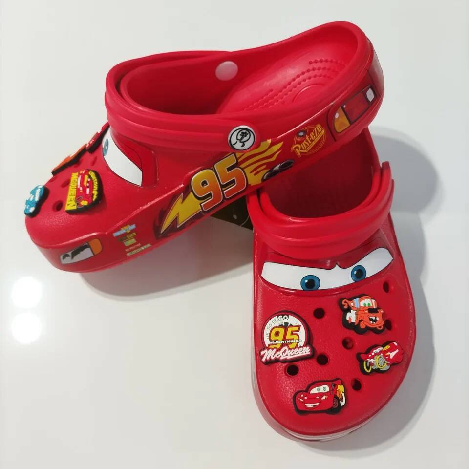 Designer Disney Mcqueens Pixar Cars Cartoon Kawaii Waterproof Breathable Eva Slippers For Adults Solid Outdoor Sandals With Holes Casual Shoes Luxury