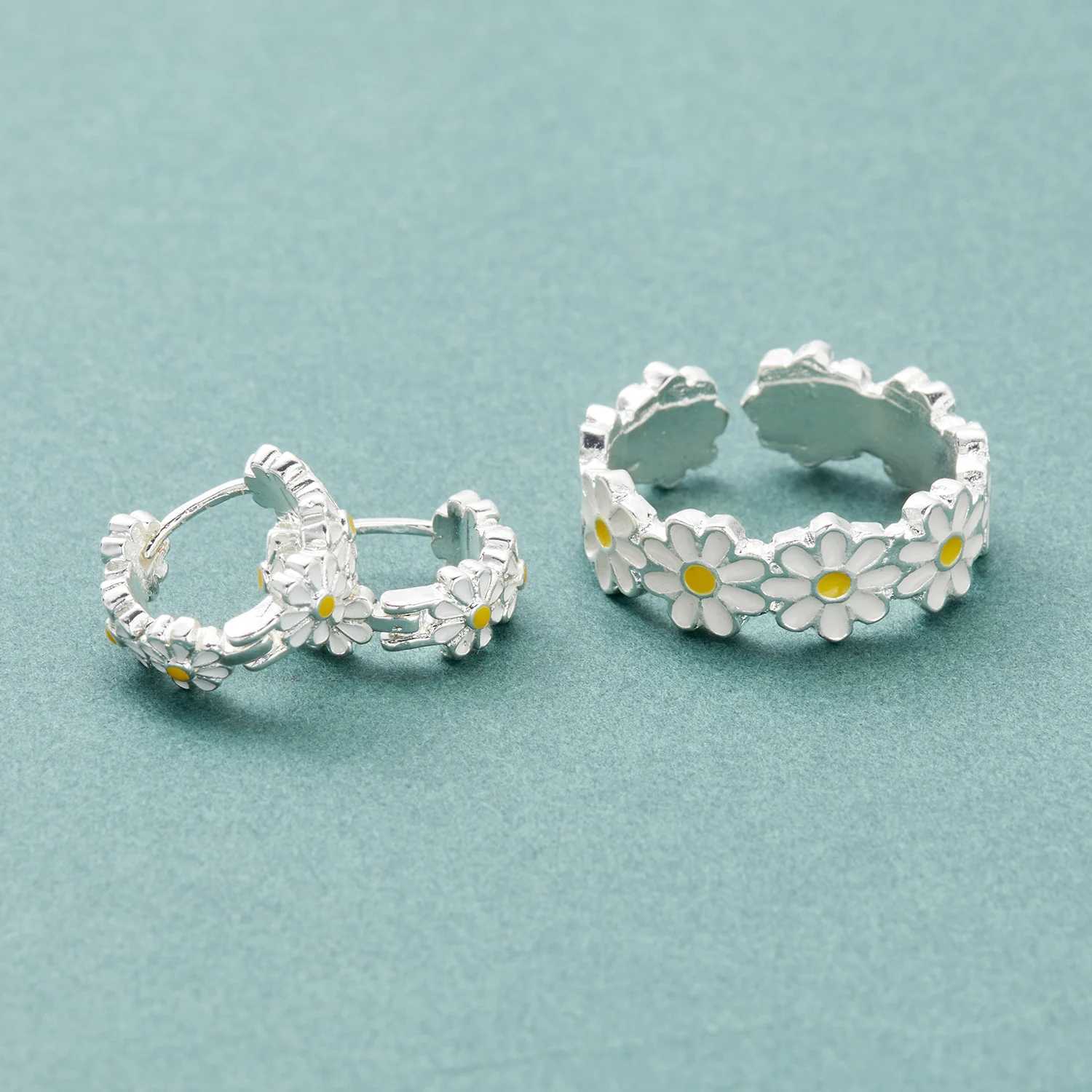 Korean Fashion White Daisy Flowers Rings Girls Open Adjustable Ring Wedding Ring Fr Women Travel Party Jewelry Birthday Gift H260328