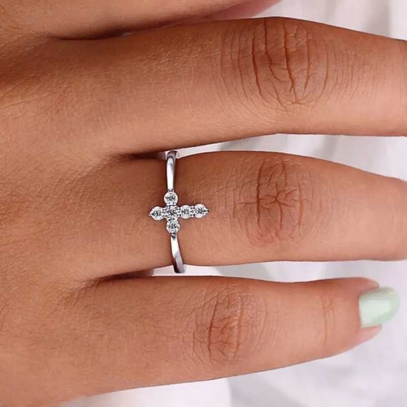 CAOSHI Minimalist Cubic Zirconia Cross Design Rings for Women Versatile Silver Color Party Accessories Timeless Styling Jewelry H260328