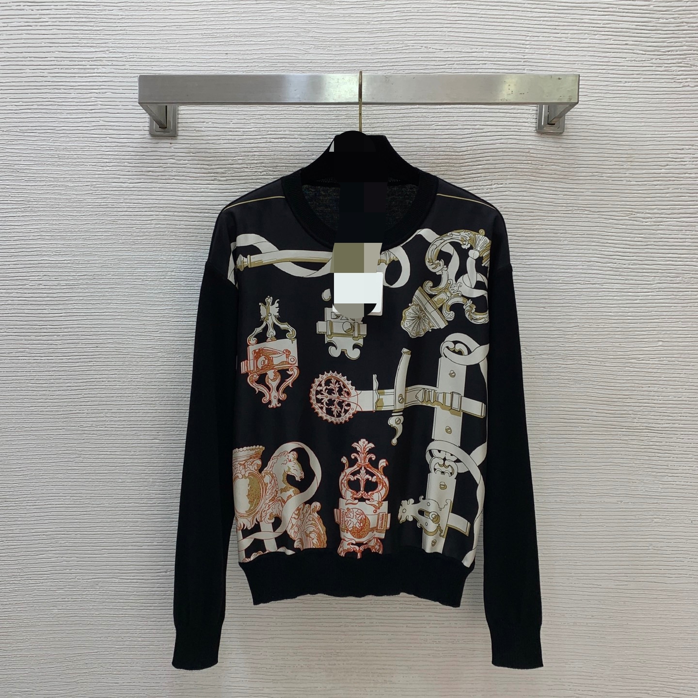 G26030612 2026 new style 100% silk twill fabric with wool and Tencel blended knitted round-neck pullover long-sleeve sweater! Black, white