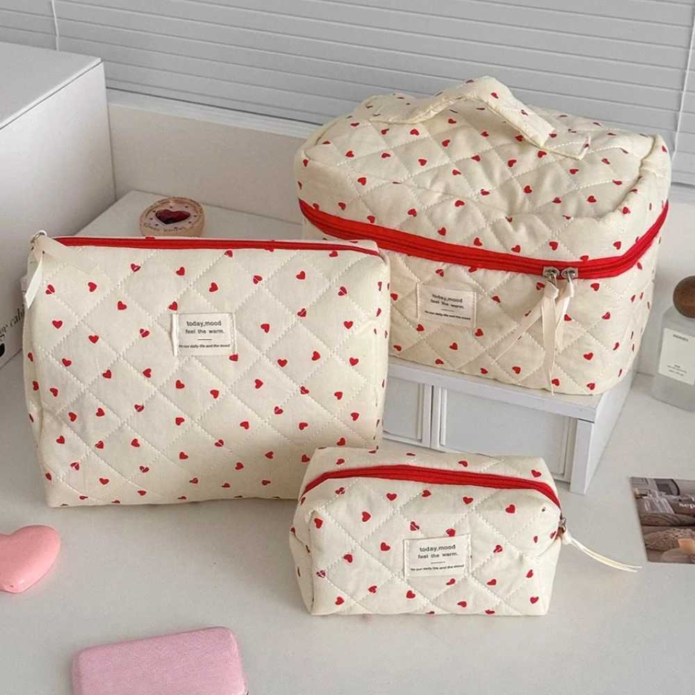 Fashion Ins Heart Women Quilting Makeup Bag Large Capacity Toiletry Cosmetic Storage Pouch Handbag Ladies Zipper Makeup Bag D260328