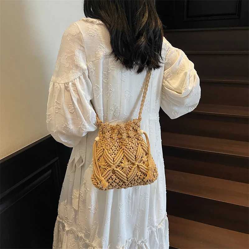 New Woven Straw Shoulder Bag Women Fashion Boho Simple Beach Bag Bucket Fashionable and Versatile for Daily Use Crossbody Bag C260327