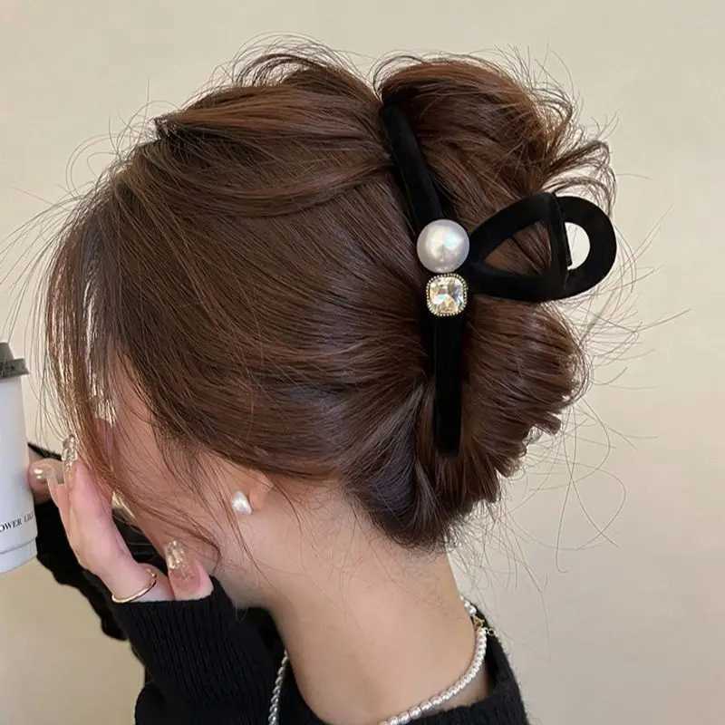 1pc Velvet Pearl Grasp Clip Large New Hairpin for Women High Grade Shark Clip Sparkling Diamond Hair Accessories H260328