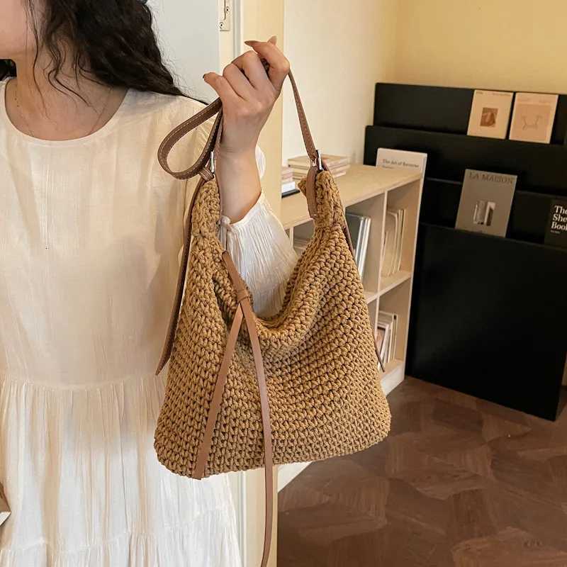 New Large Capacity Straw Crossbody Bags Women Summer Fashionable and Versatile Beach Bag Woven Handbag Casual Shoulder Bag C260327