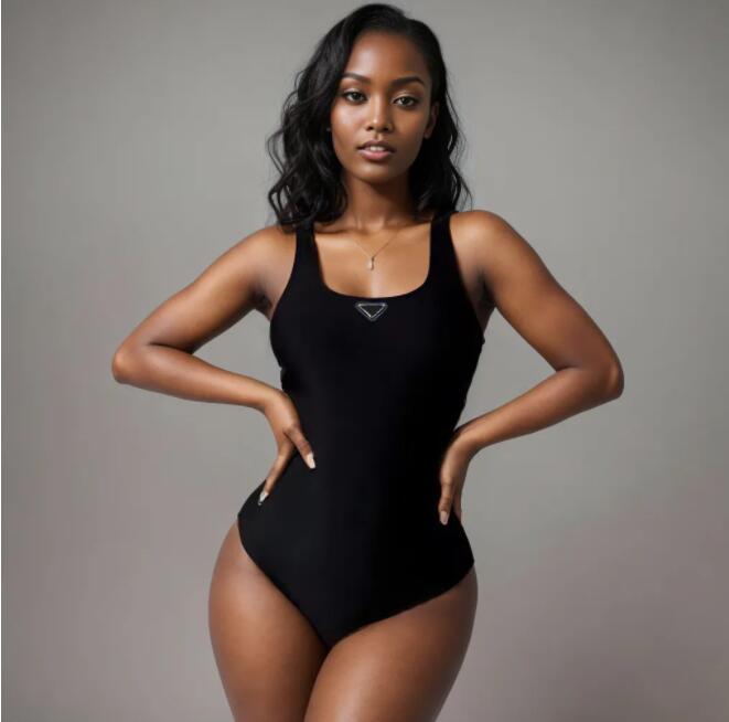 Luxury Designer Bikinis Swimwear Sexy One Piece Swimsuits Womens Beach Underwear Padded Black Bathing Suits