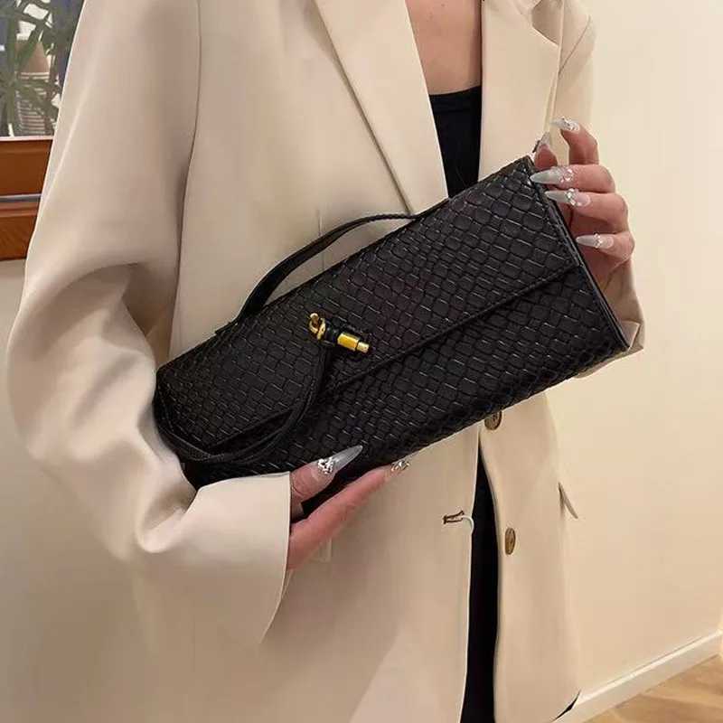 2025 new woven pattern handbag womens pure color simple commuting banquet two-in-one bag PU single shoulder cross-body bag C260327
