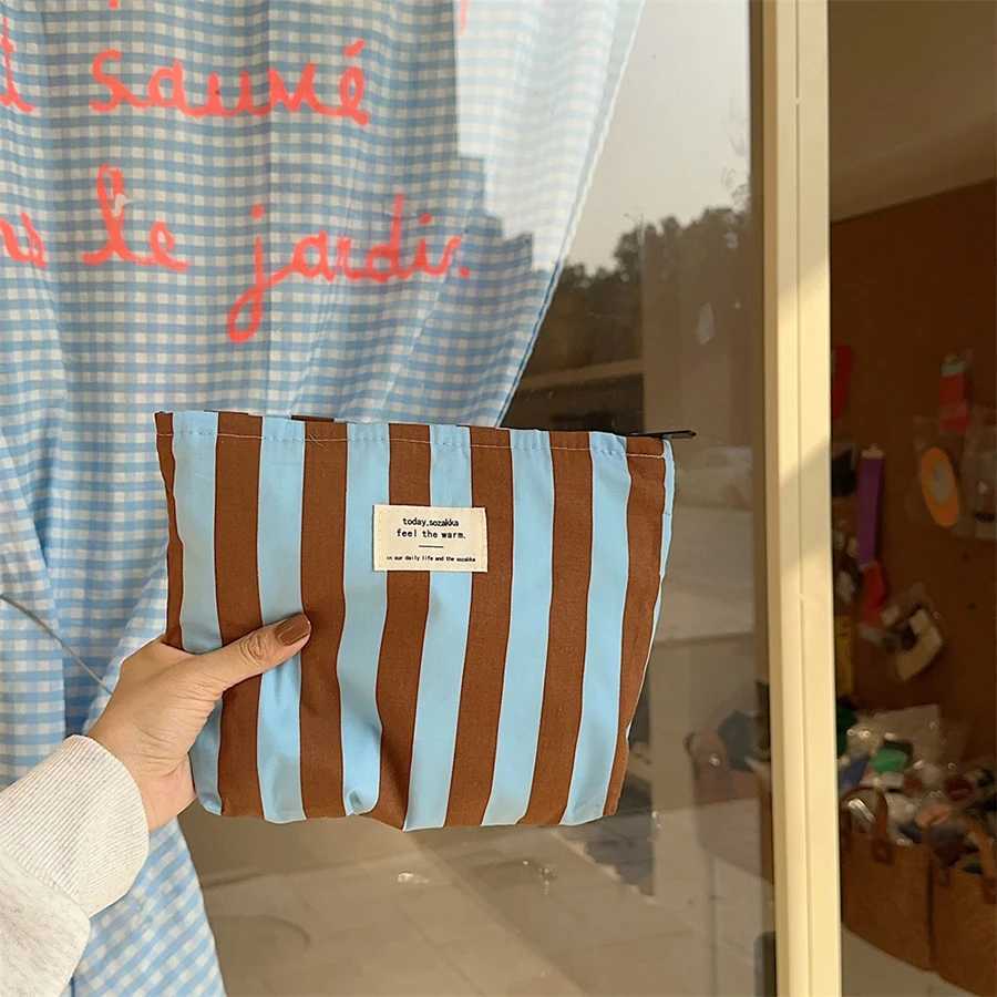 Contrast Color Womens Stripe Storage Bags Cute Large Capacity Female Cosmetic Bag Makeup Case Canvas Clutch Purse Handbags D260328